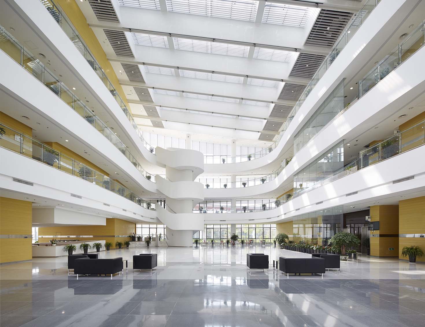 1660024813180431.jpg 綜合辦公樓內(nèi)裝修實(shí)景照片.jpg